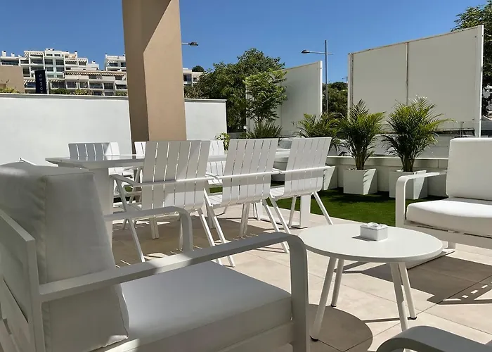 South Bay * إِستيبونا