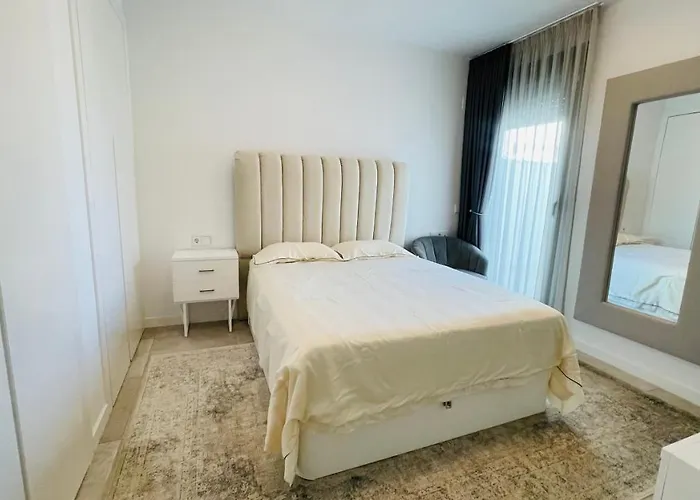 South Bay إِستيبونا