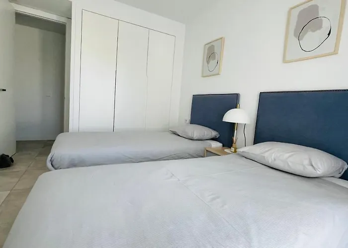 South Bay إِستيبونا